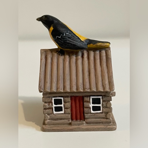 Baltimore Oriole On Log Cabin Garden Birdhouse Thimble Collection
by LENOX - Picture 1 of 7